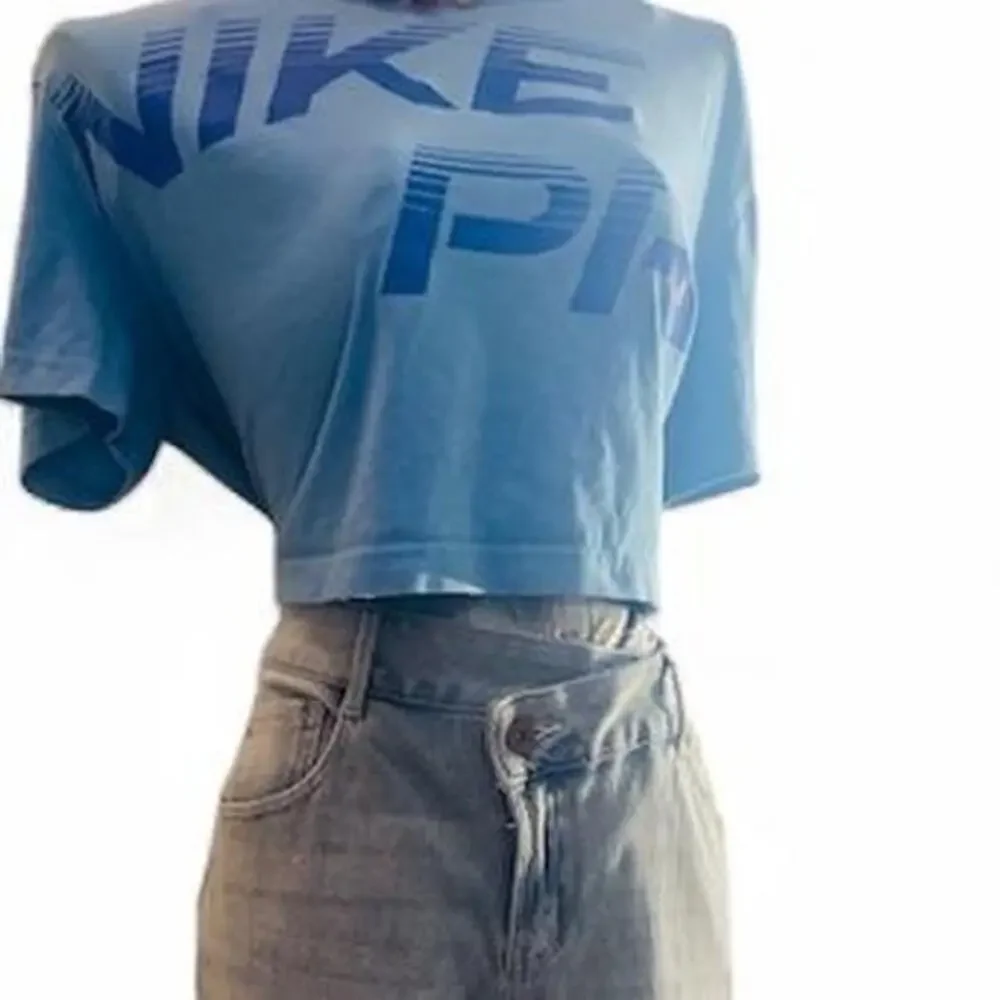 Nike Cropped T-shirt Bundle (2)